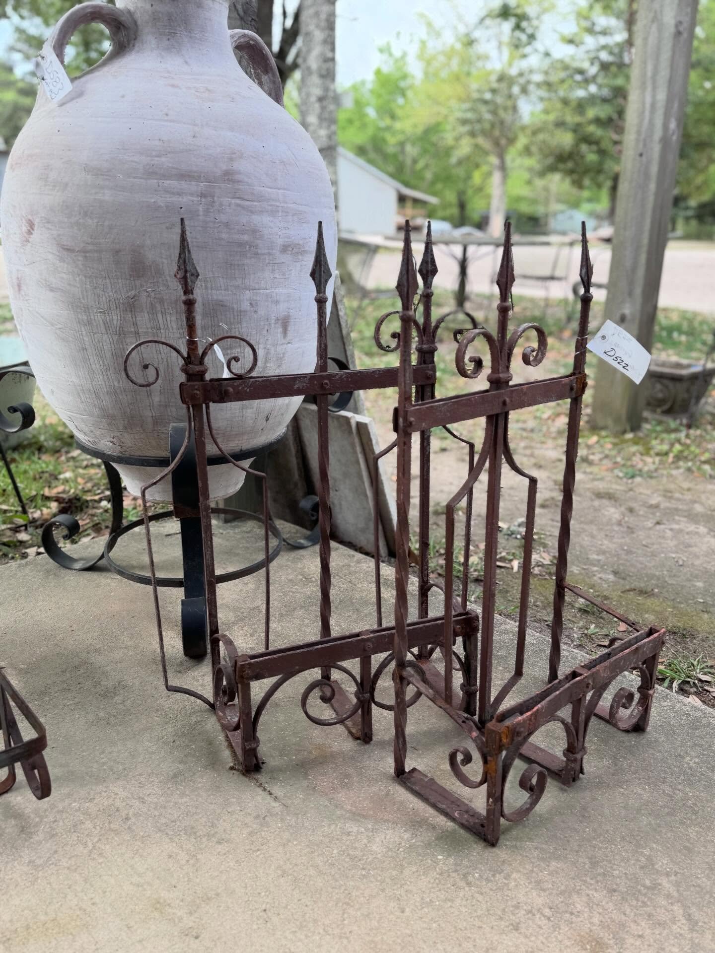 Featuring the iron wall hanging baskets today! These are made using French 1850&rsquo;s iron fencing. General sizing below. 

Shop in-store. DM for pricing. Great as planters! 
Range 27.5&rdquo; wide to 15&rdquo; wide and 33.5&rdquo; high to 28.5&rdq